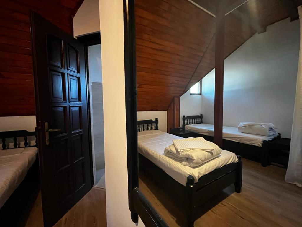 Hotel La Conac à Nufaru Extérieur photo